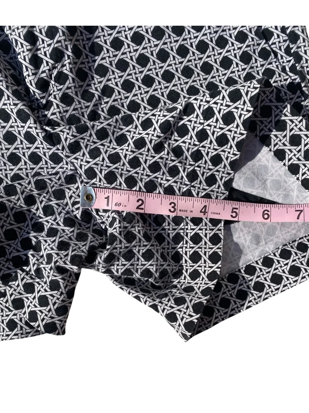 Banana Republic Factory Navy White Geometric Print Shorts Women’s Size 4